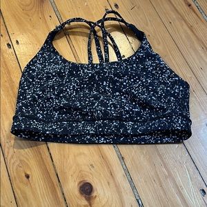 Lululemon sports bra